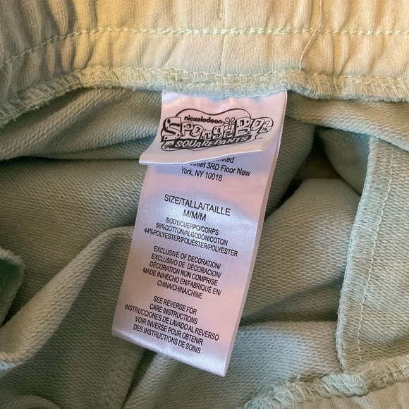 ❌NWOT SpongeBob Sweat shorts size M Patrick green graphic - Picture 5 of 5